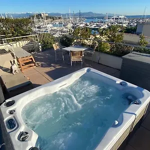 Apartment Penthouse Vue Avec Rooftop,jacuzzi,et Parking Prive