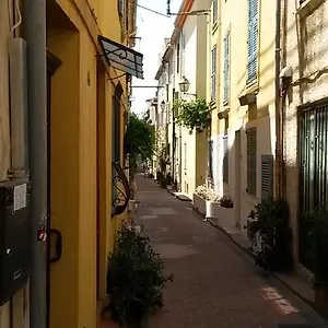 Apartment Safranier Townhouse