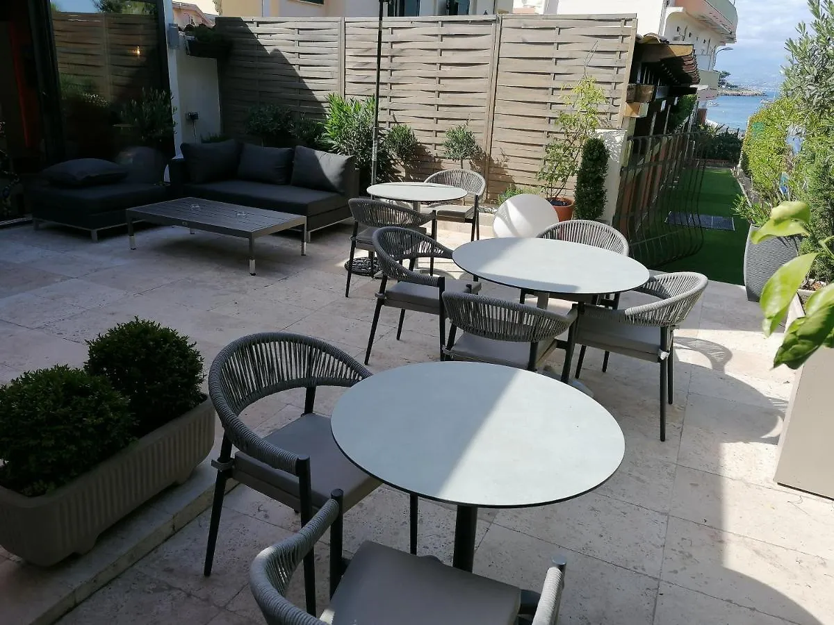Hotel Miramar- Cap D'Antibes - La Garoupe Plage 3*, Antibes