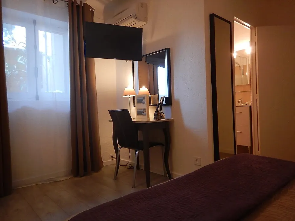 Hotel Miramar- Cap D'Antibes - La Garoupe Plage 3*, Antibes